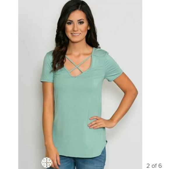 Modcloth Tops - BUNDLE with One Jewelry item get the jewelry FREE